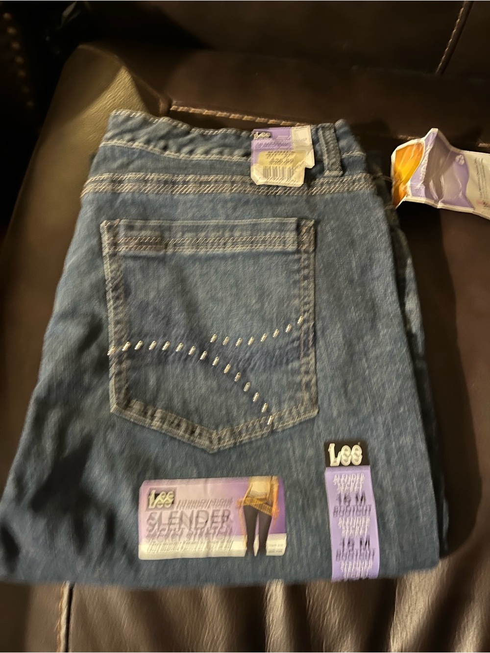NWT Lee Slender Secret Stretch Women’s Jeans Size 16 Medium Bootcut Studded